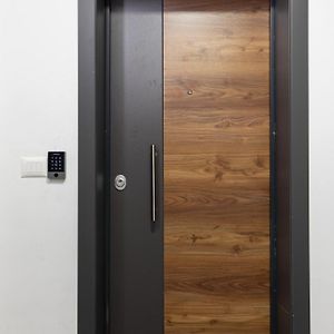 Deluxe Studio